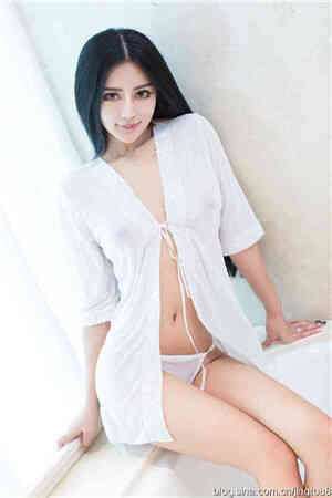 比基尼模特的现场秀HD免费观看