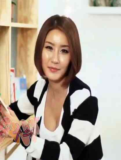 Couple Clinic Covert Sex Care免费观看